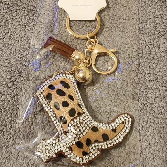 Leopard Print Rhinestone Boot Keychain - Picture 2 of 3